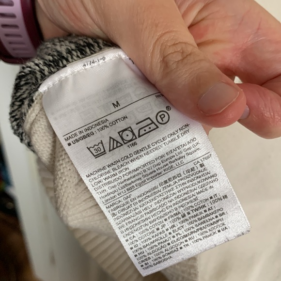 Women’s Gap 100% Cotton Gray and Cream Sweater - Picture 7 of 7